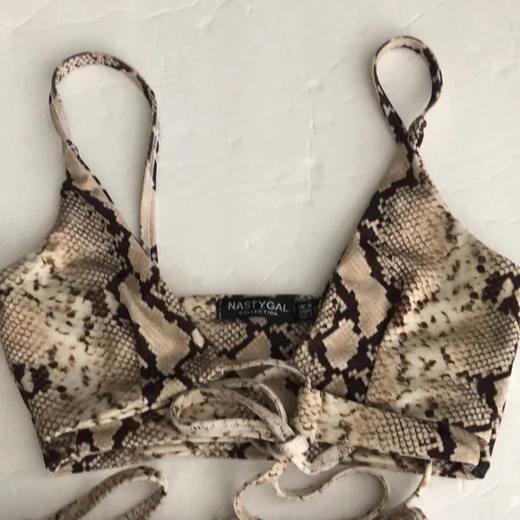 Nasty Gal Bikini Triangle Swimsuit Snake High Leg SZ 2 Brown Tan - Picture 3 of 6